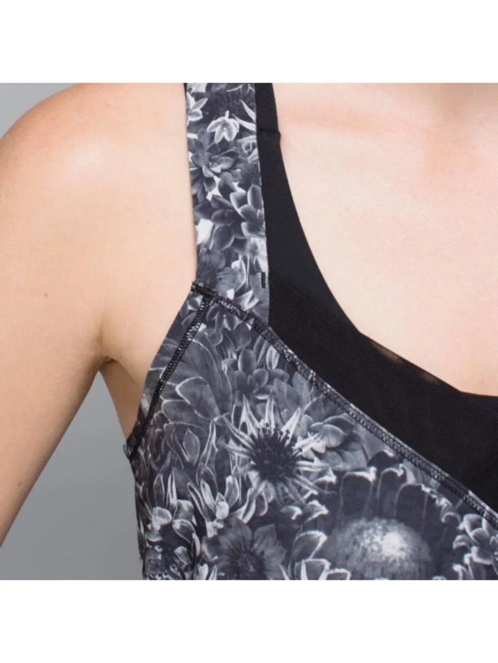 Lululemon The Runsie Flowabunga Black Angel Wing / Black